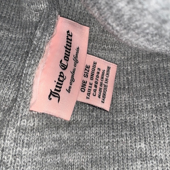 JUICY COUTURE Pom Hat Toque and Scarf Gift Set in box - Picture 9 of 10